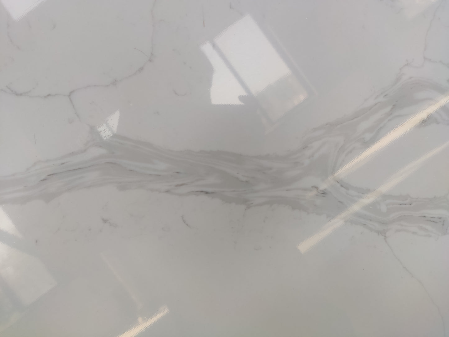 Dalle de quartz Calacatta