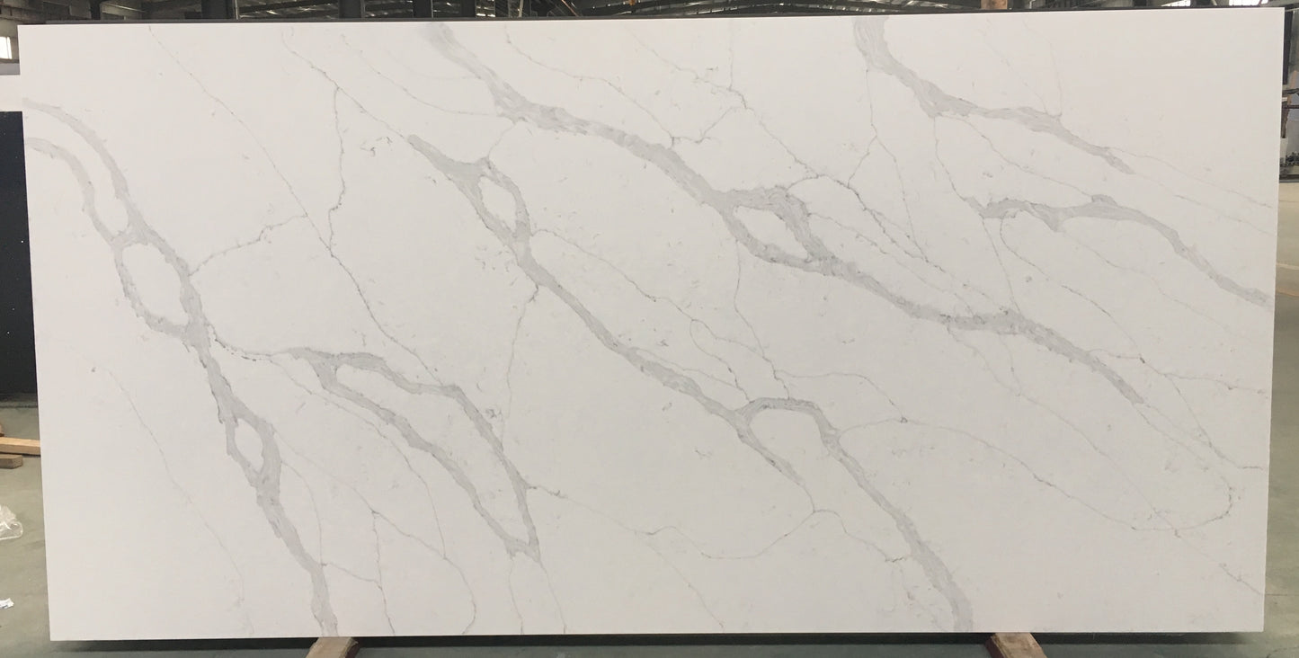Dalle de quartz Calacatta