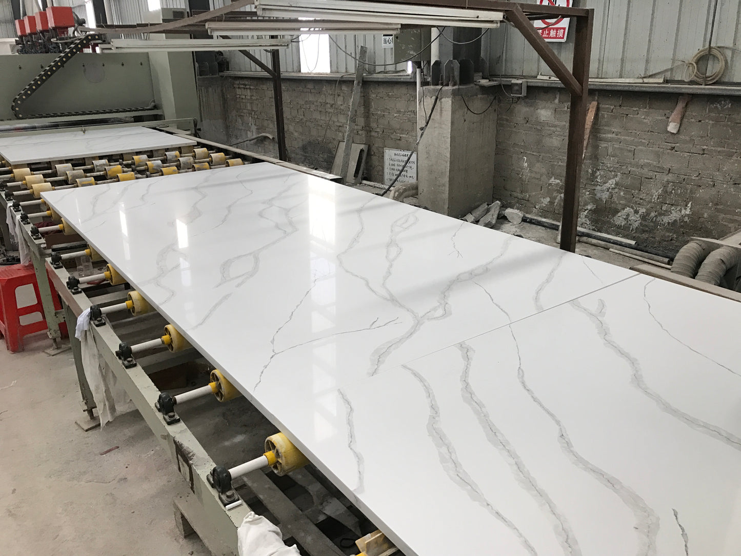 Quartz Stone Slabs Supplier Canada