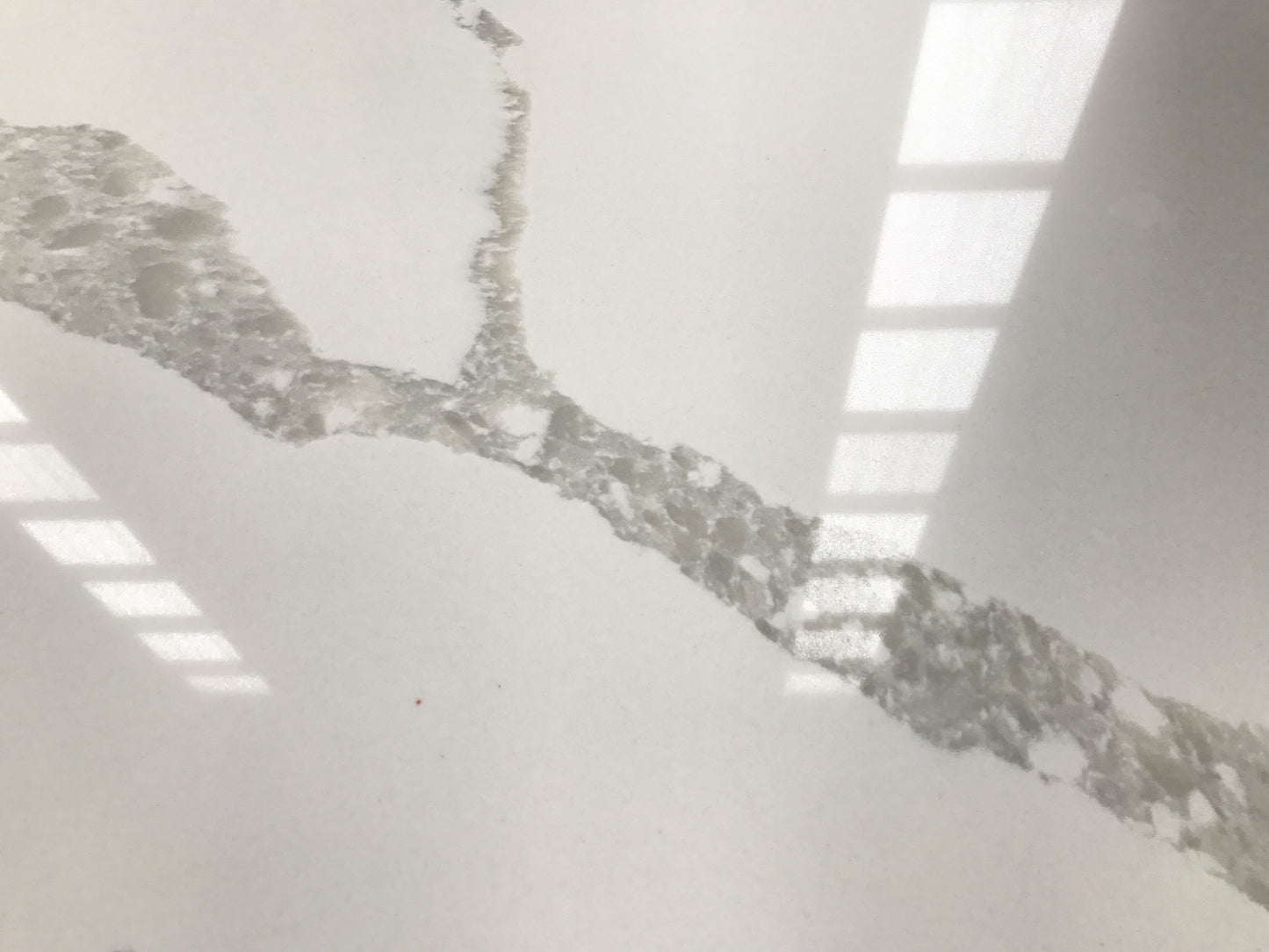 Custom Engineered White Quartz Slabs Supplier