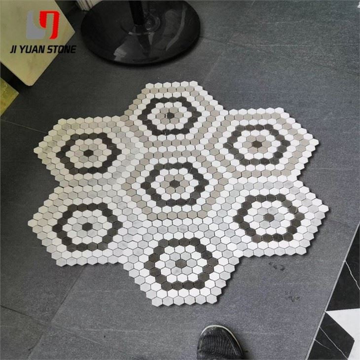 Carrelage mosaïque en pierre noir et blanc