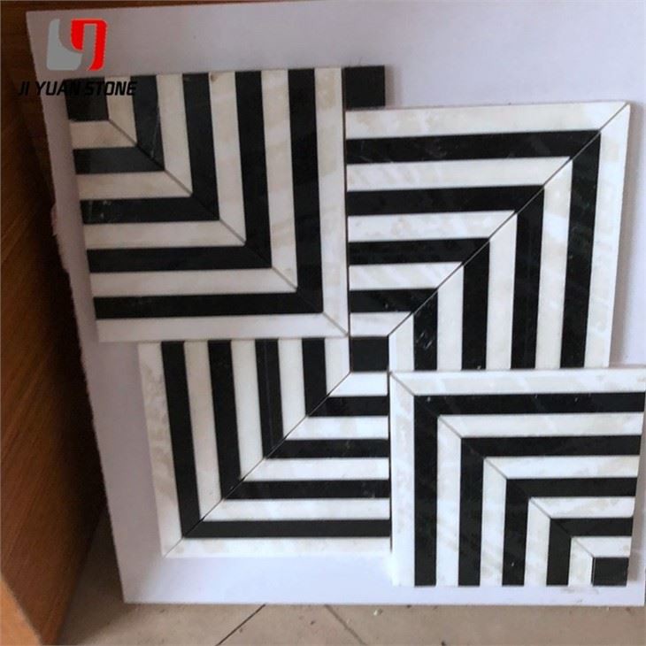Carrelage mosaïque en pierre noir et blanc