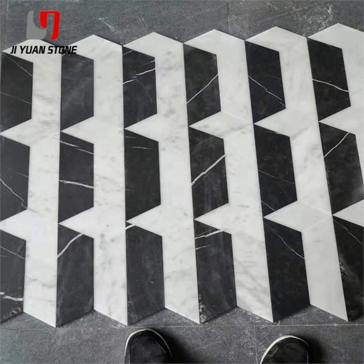 Carrelage mosaïque en pierre noir et blanc