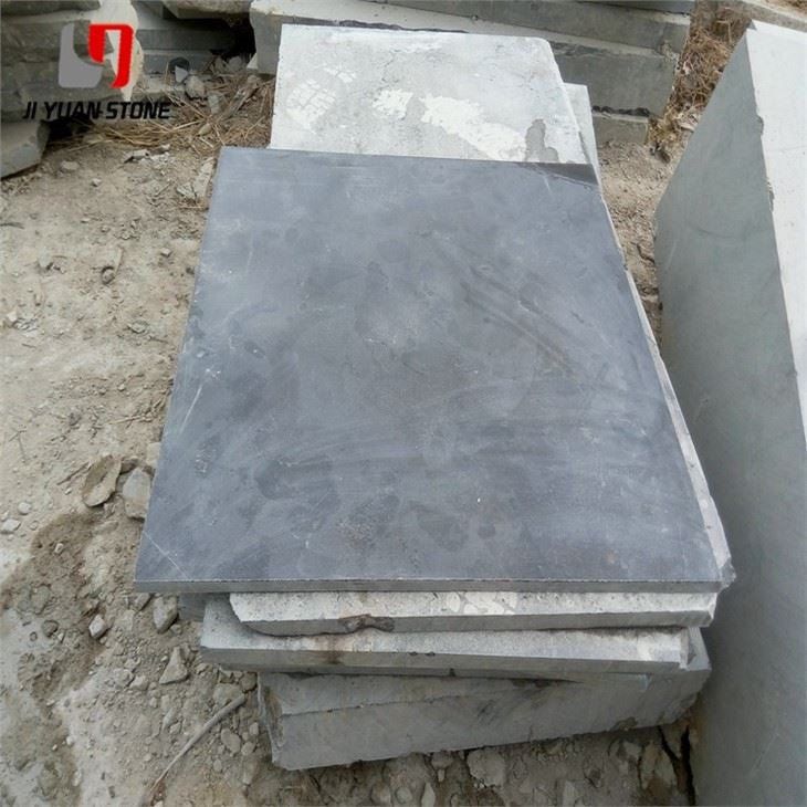 Muro de piedra caliza gris azulada