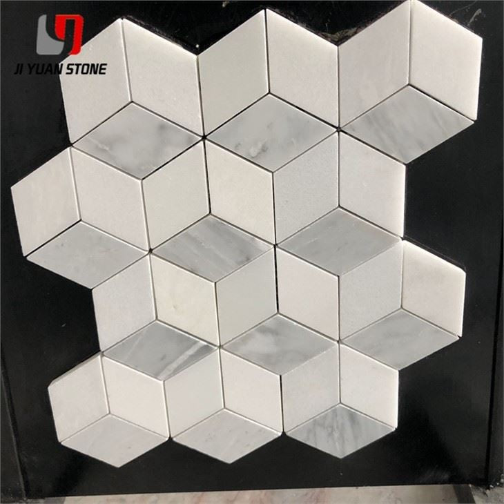 Mosaïque de diamants en marbre de Carrare