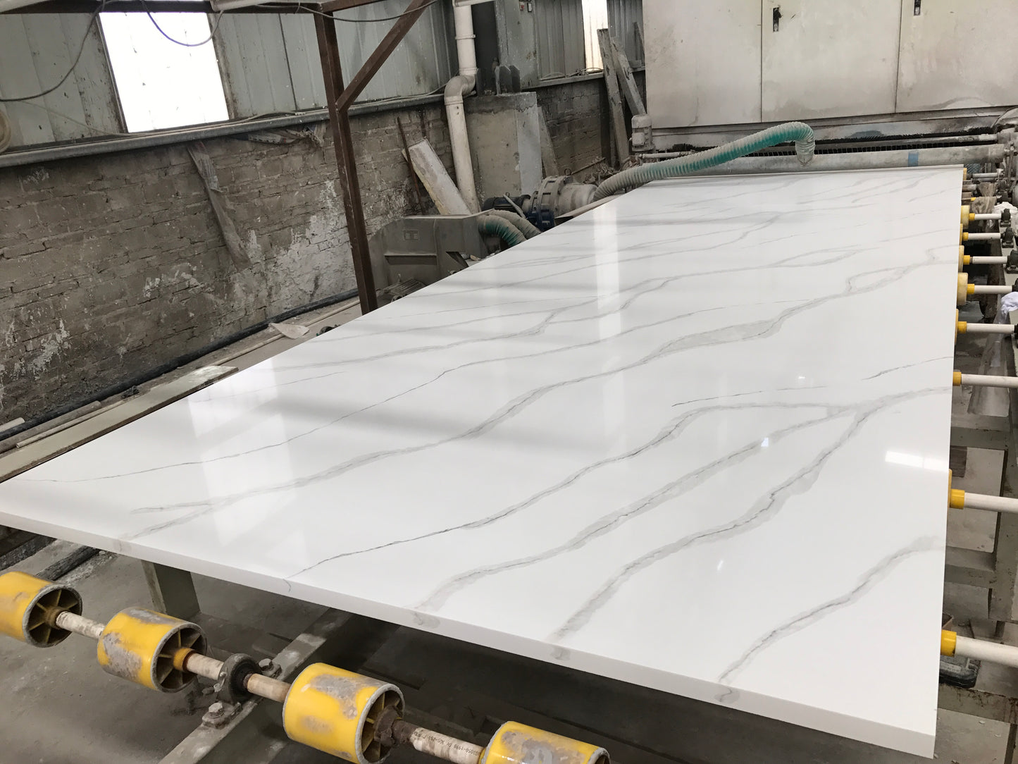 Quartz Stone Slabs Supplier Canada