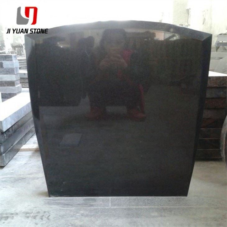 Piedra conmemorativa de granito gris