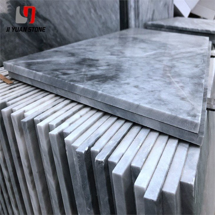 Carreaux de marbre gris