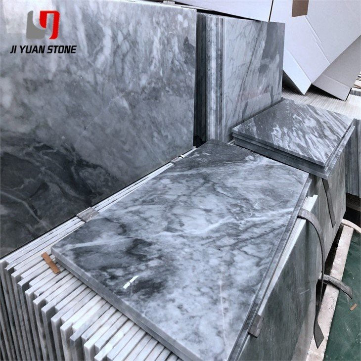 Carreaux de marbre gris