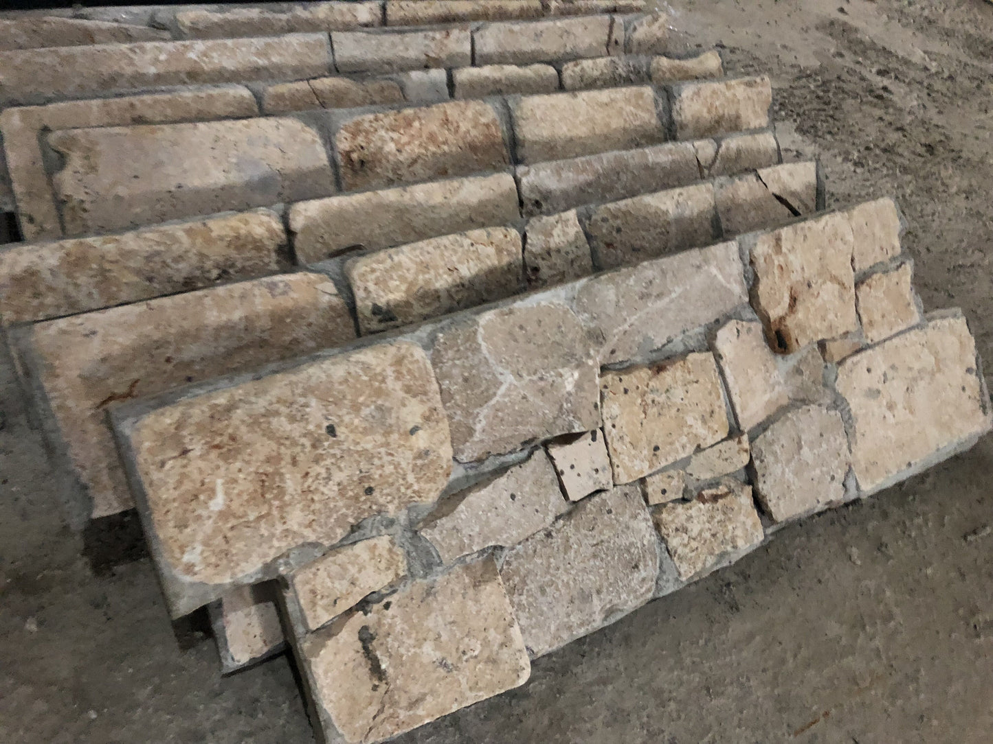 Natural Ledgestone Veneer Panels
