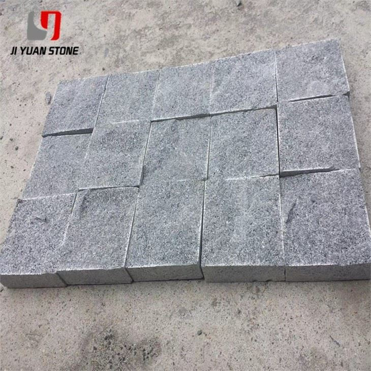 Tumbled Granite Setts