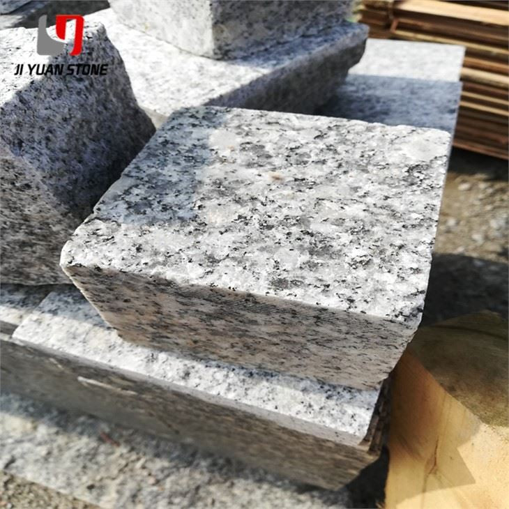 Cubes de granit