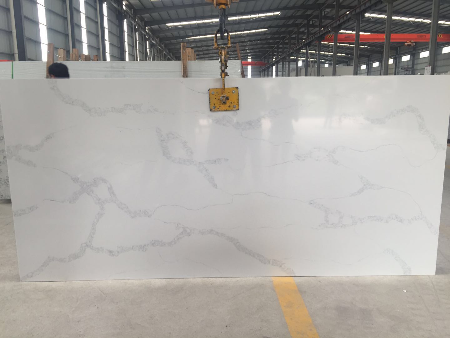 White Quartz Stone with Calacatta Veins
