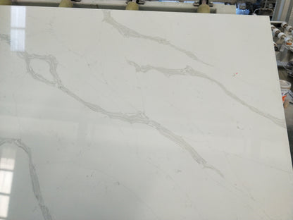 Dalle de quartz Calacatta