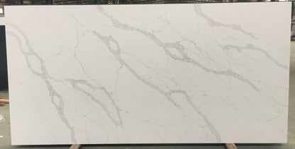 Dalle de quartz Calacatta